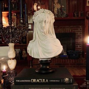 Veiled Lady Bust: Gothic Sculpture for Dark Decor and Dramatic Ambiance